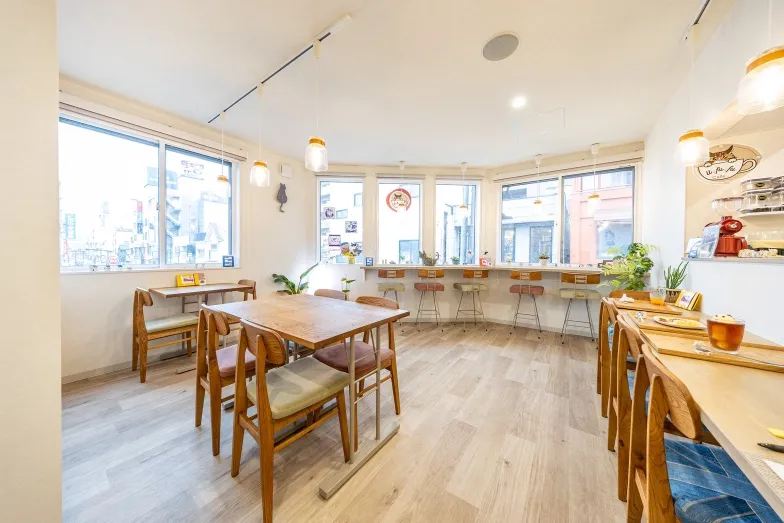 U.fu.fu cafeの店内全景